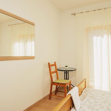 Villa Bua - Beautiful Seafront Apartments 特罗吉尔 外观 照片